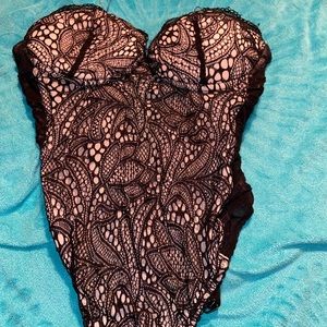 Windsor lace strapless bodysuit